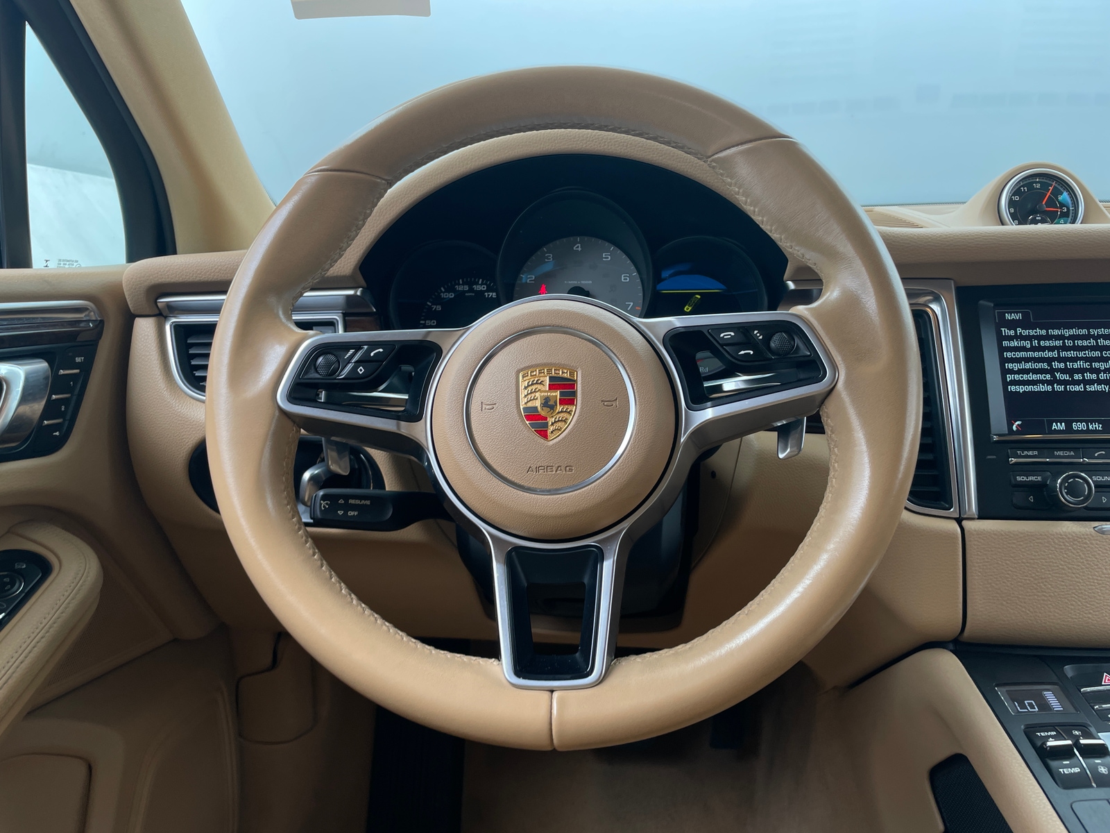 Thumbnail: 2015 Porsche Macan - 4