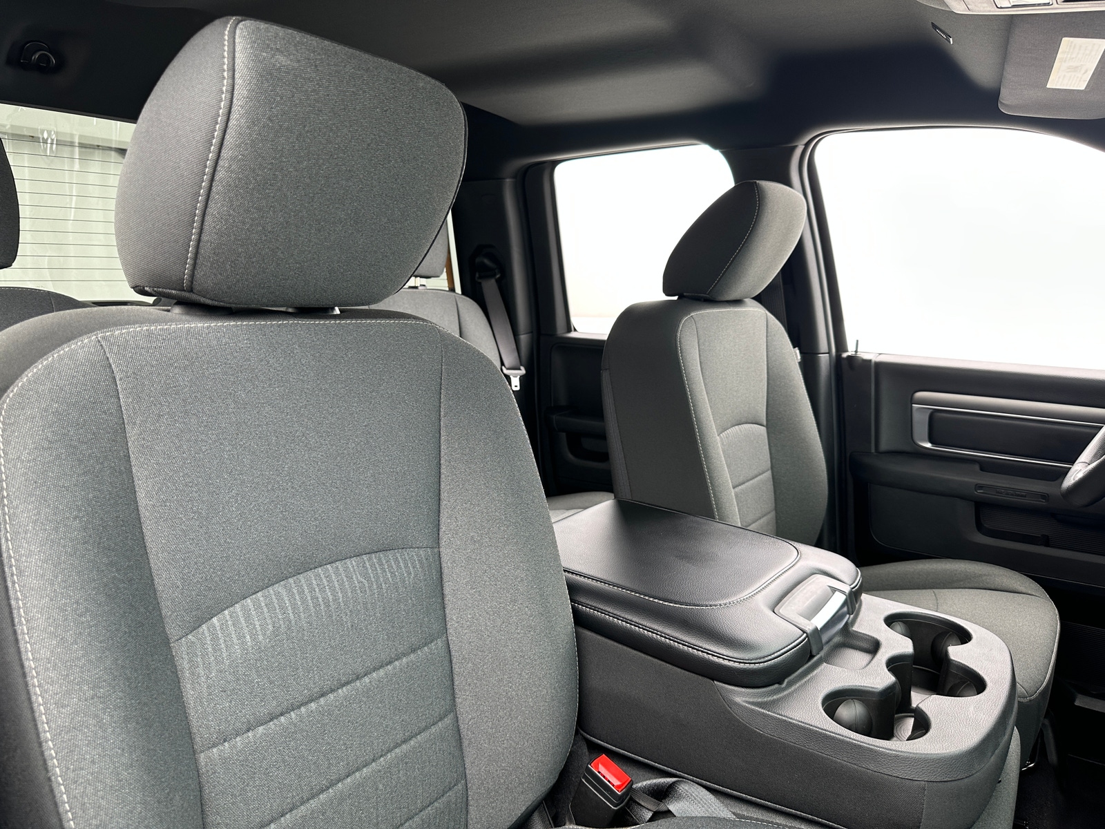 Thumbnail: 2022 RAM 1500 Classic - 2
