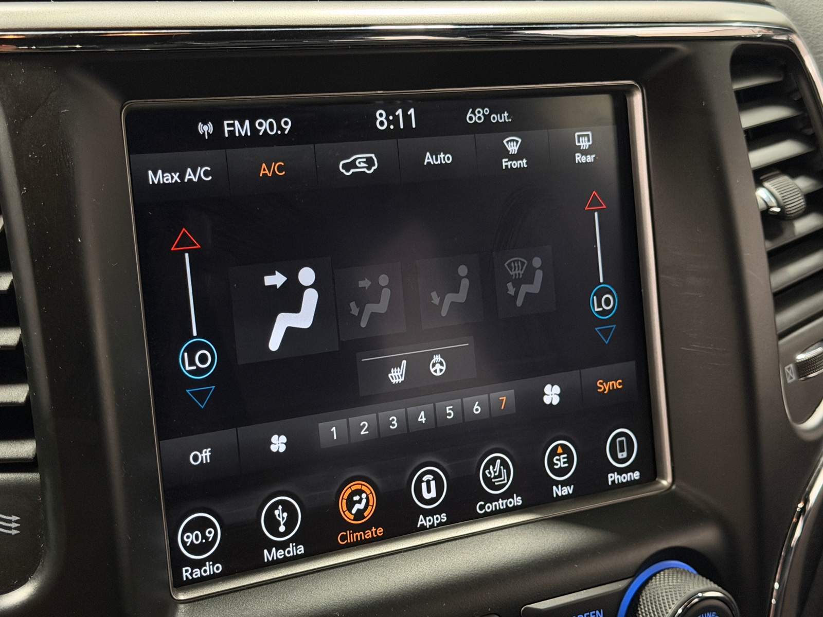 Thumbnail: 2018 Jeep Grand Cherokee - 3