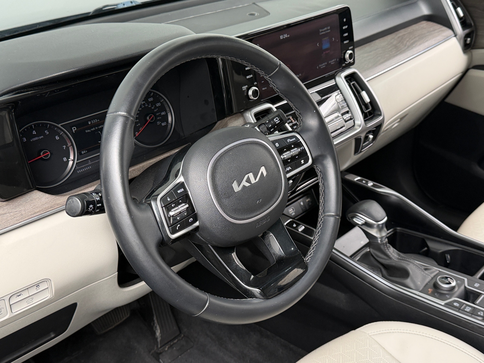 Thumbnail: 2023 Kia Sorento - 4