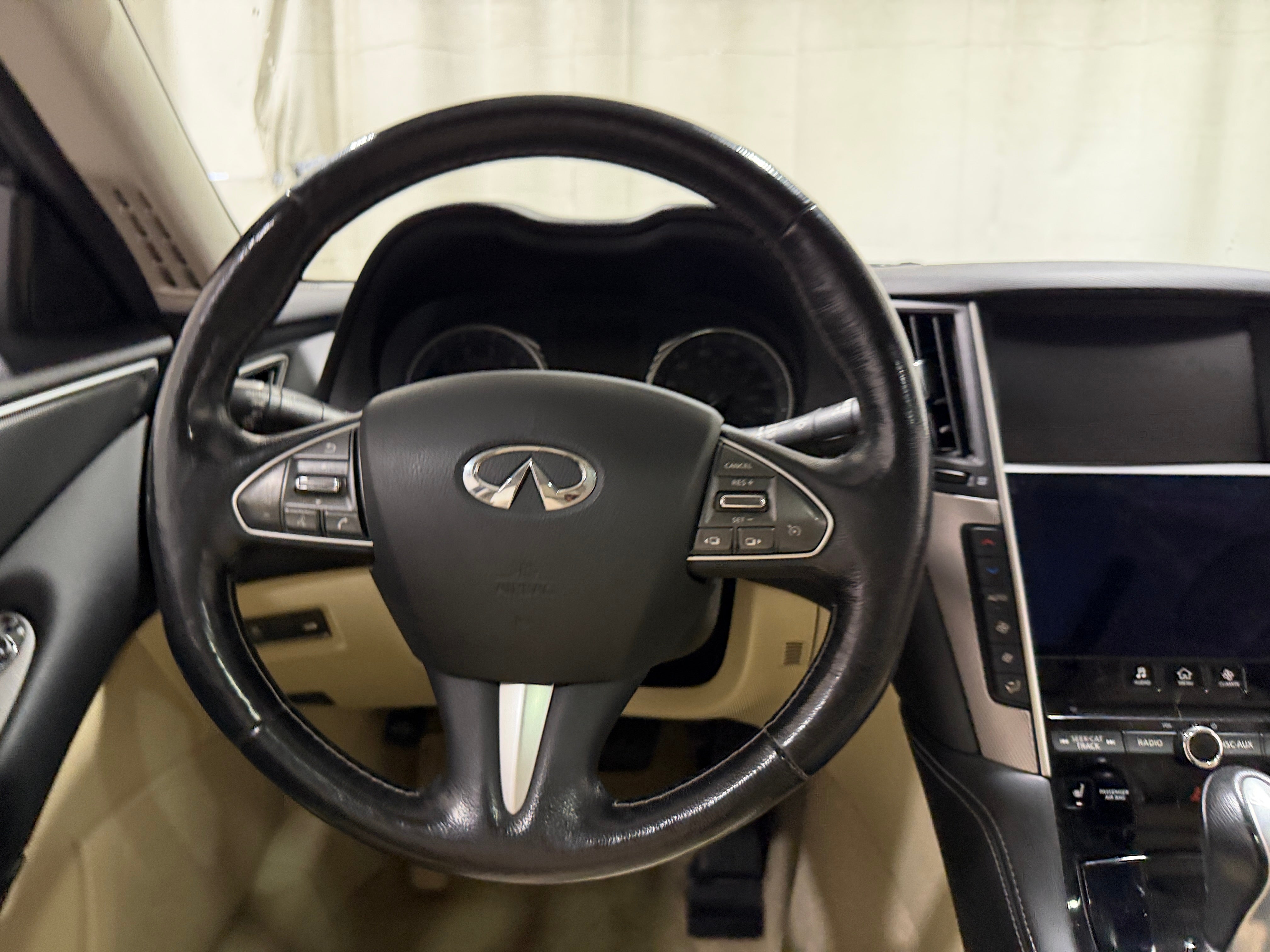 2015 INFINITI Q50