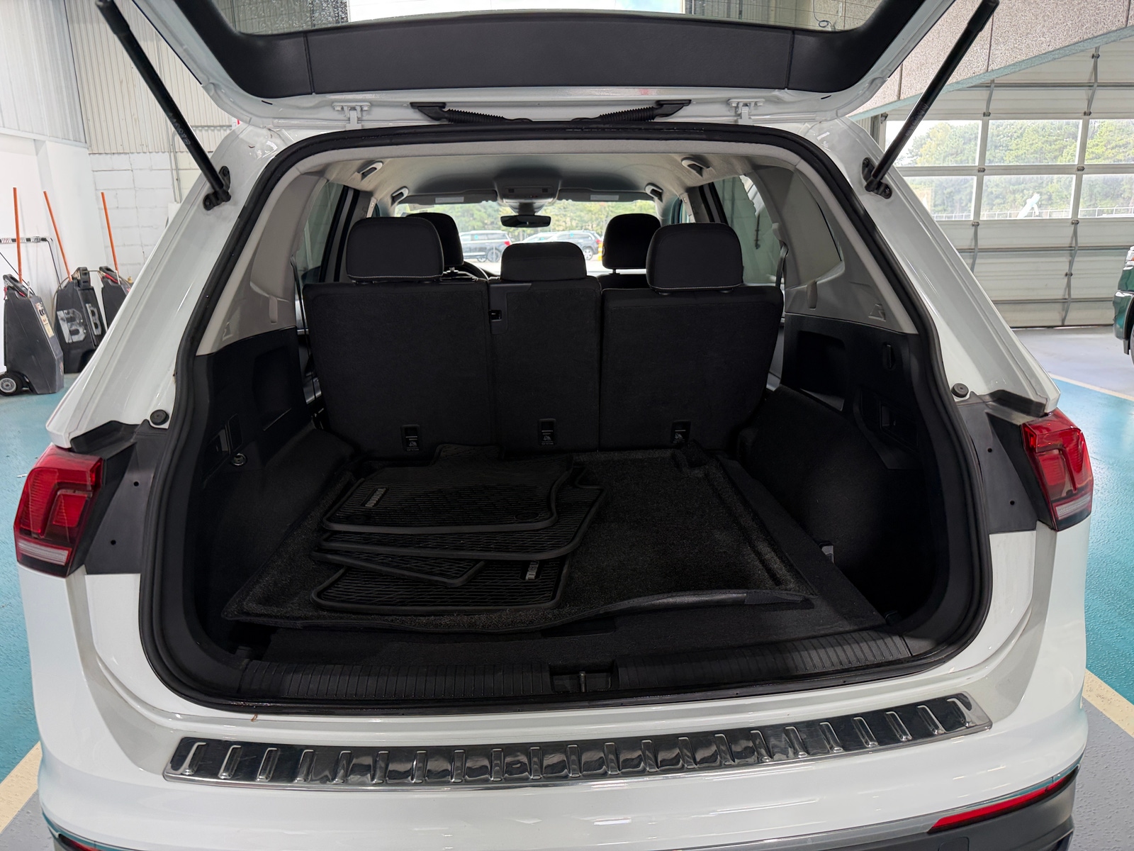 Thumbnail: 2024 Volkswagen Tiguan - 7