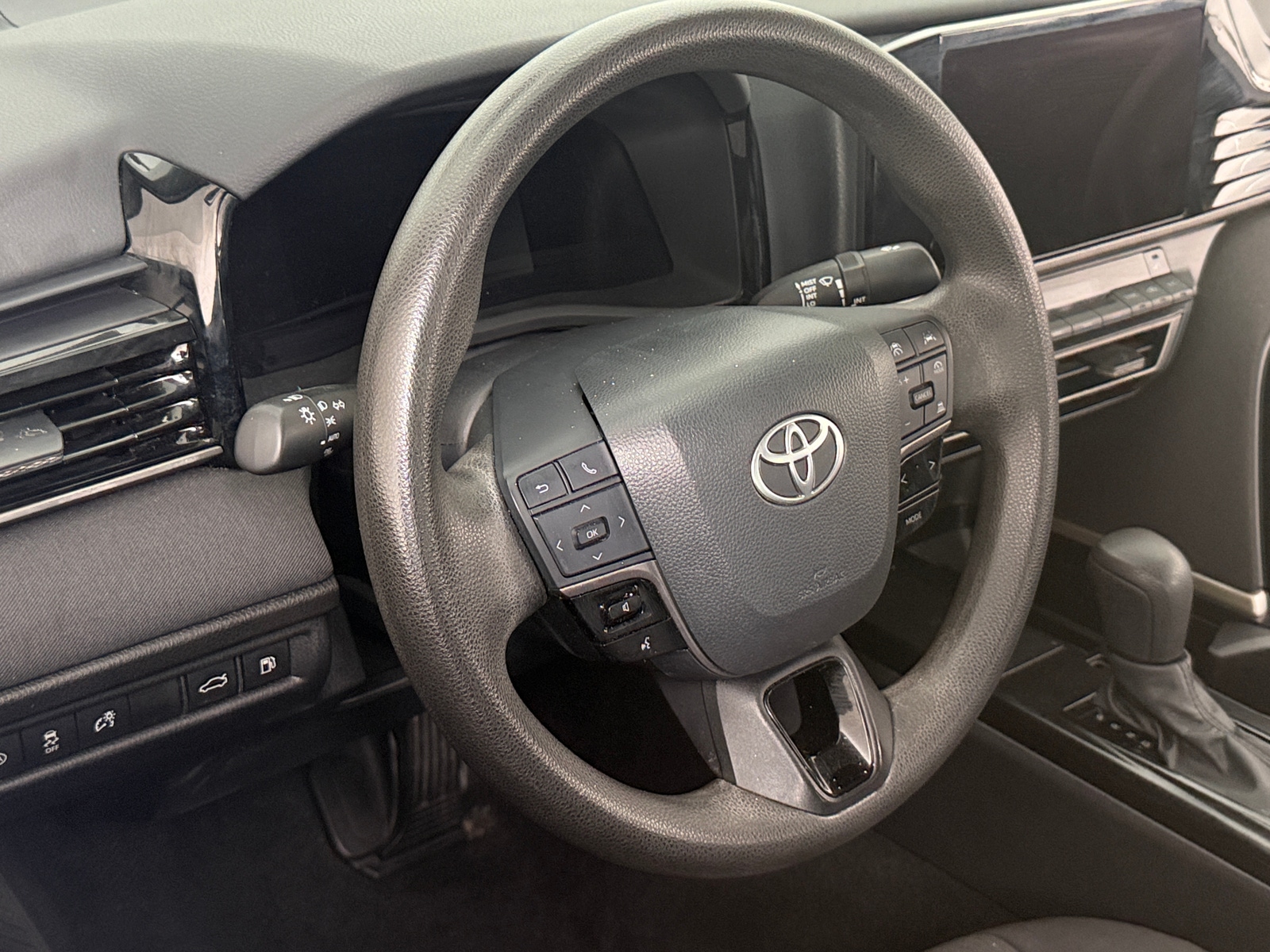 Thumbnail: 2025 Toyota Camry - 5