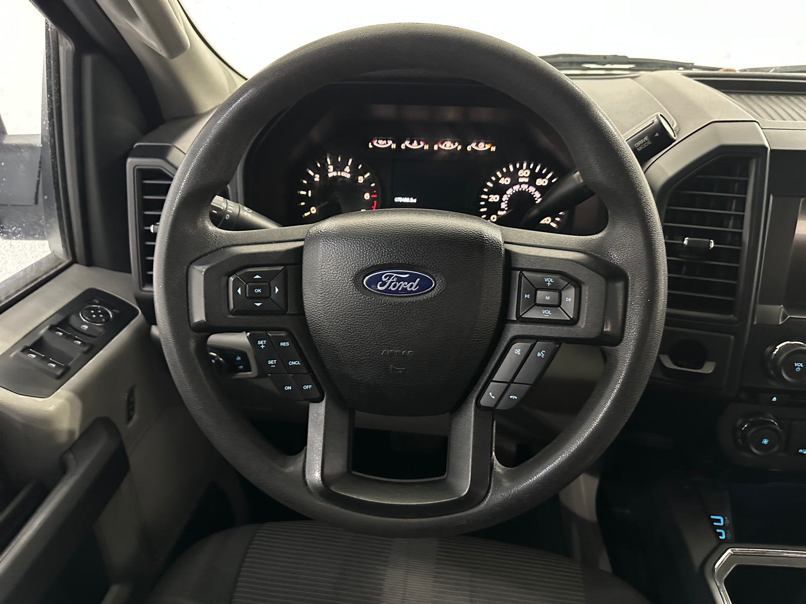 Thumbnail: 2018 Ford Econoline - 5
