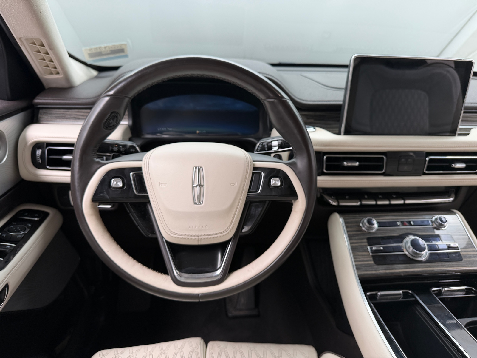 Thumbnail: 2020 Lincoln Aviator - 4