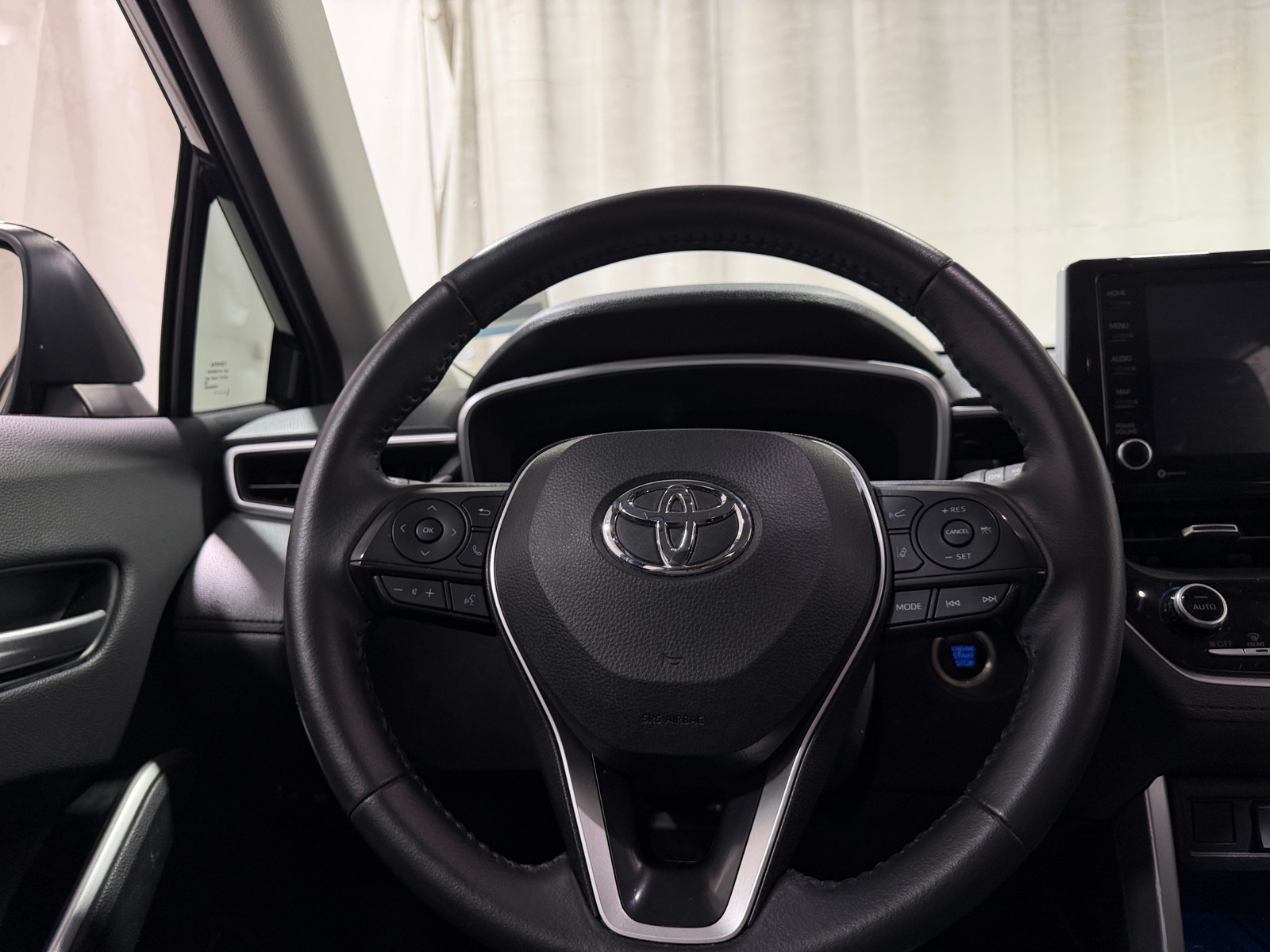 Thumbnail: 2022 Toyota Corolla Cross - 4