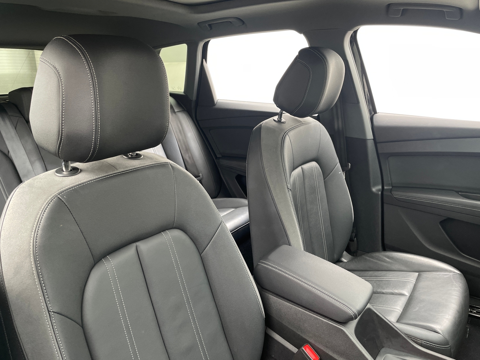 Thumbnail: 2023 Audi Q4 e-tron - 2