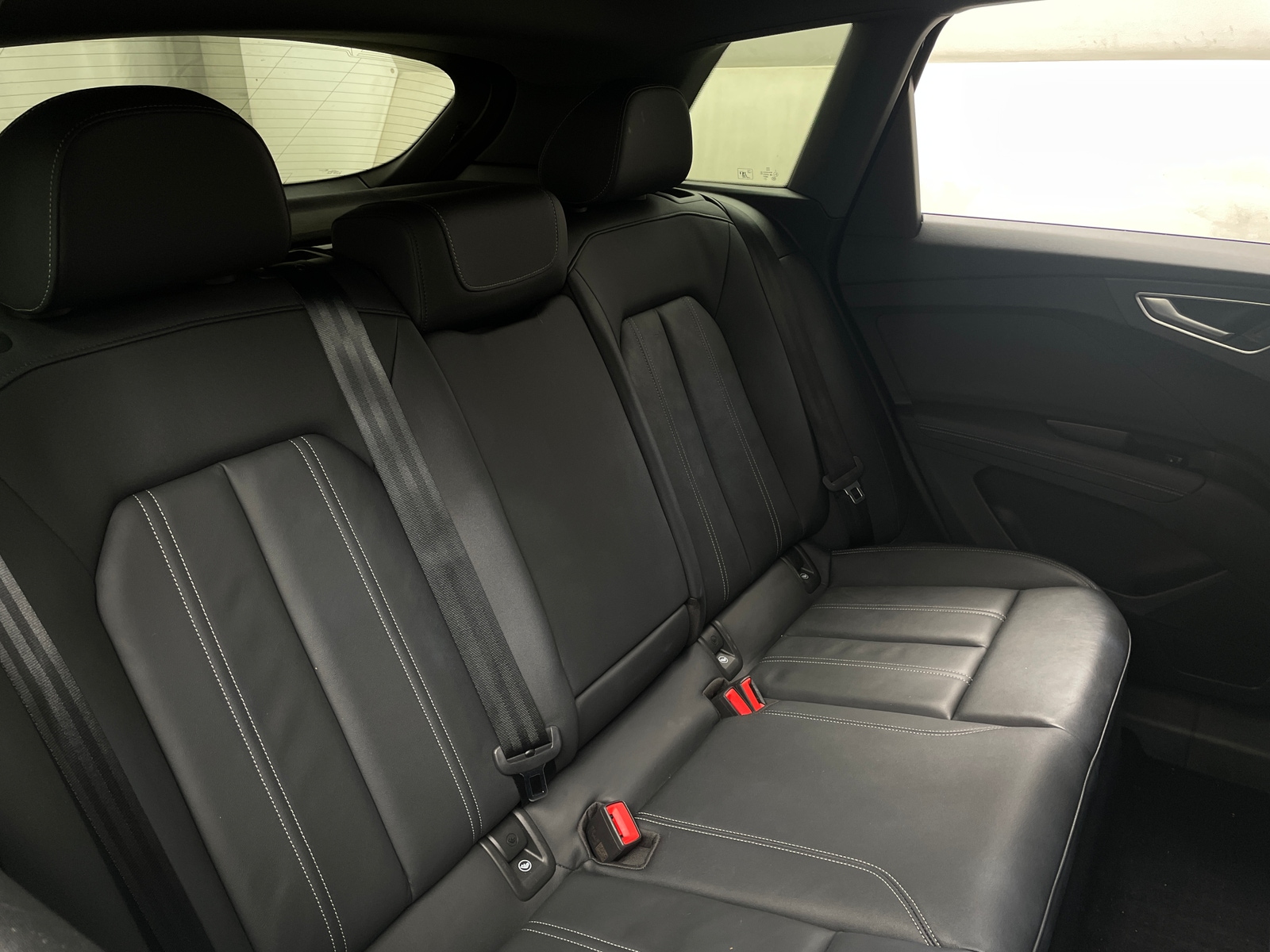 Thumbnail: 2023 Audi Q4 e-tron - 6