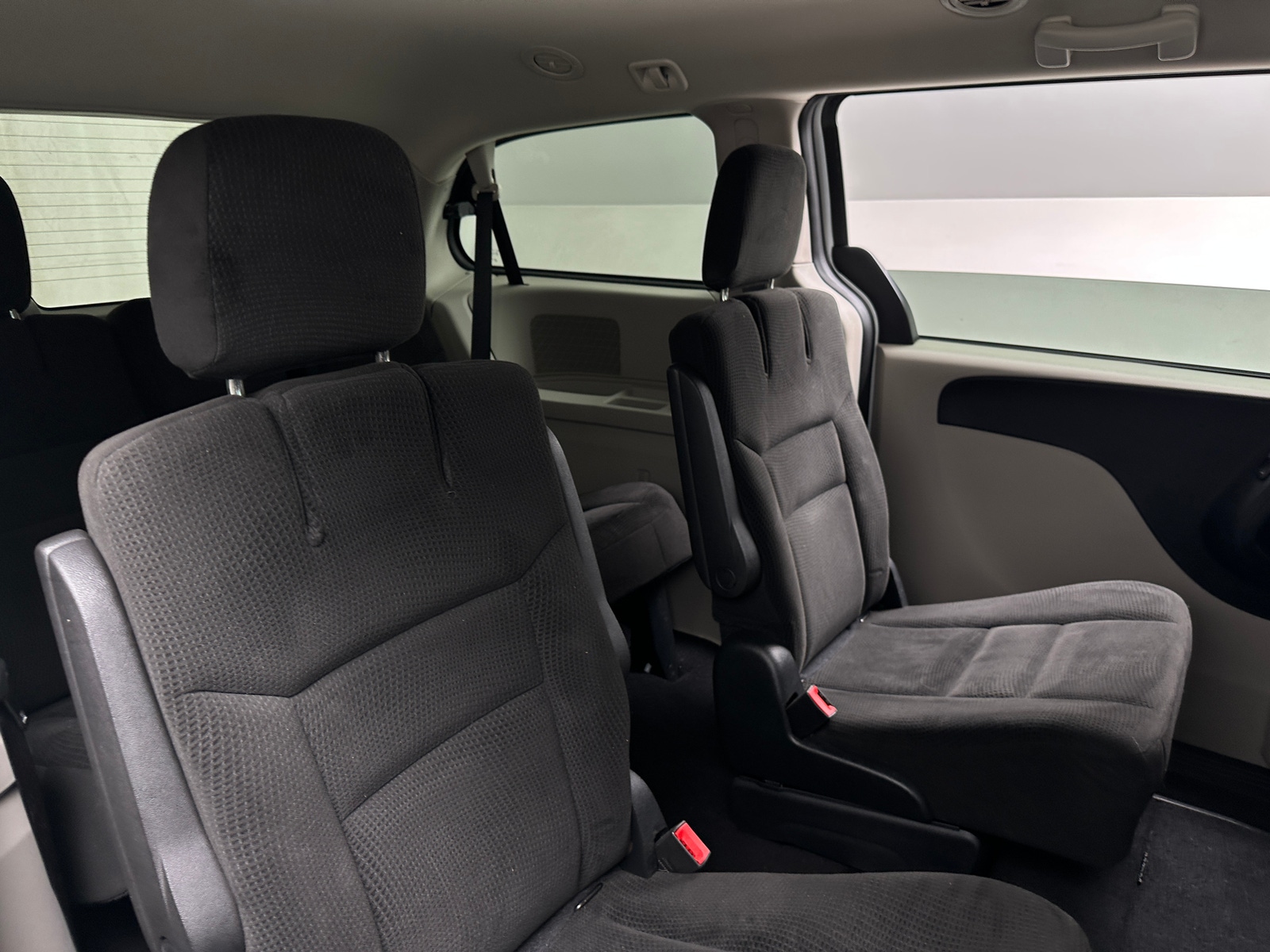 Thumbnail: 2016 Dodge Grand Caravan - 6