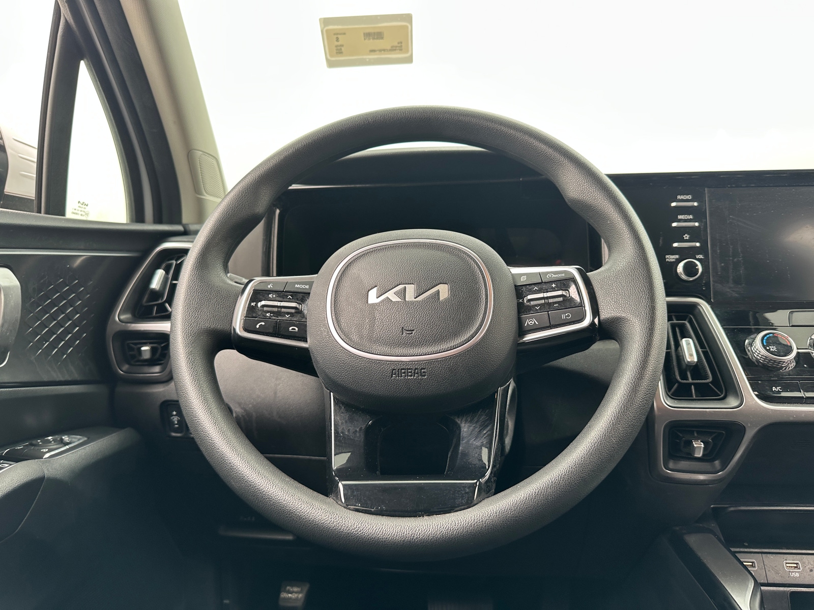 Thumbnail: 2023 Kia Sorento - 5