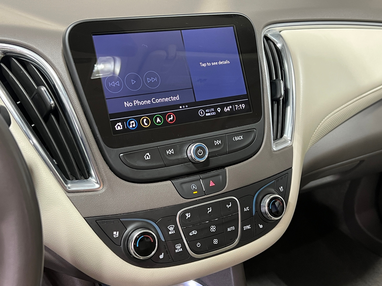 Thumbnail: 2024 Chevrolet Malibu - 3