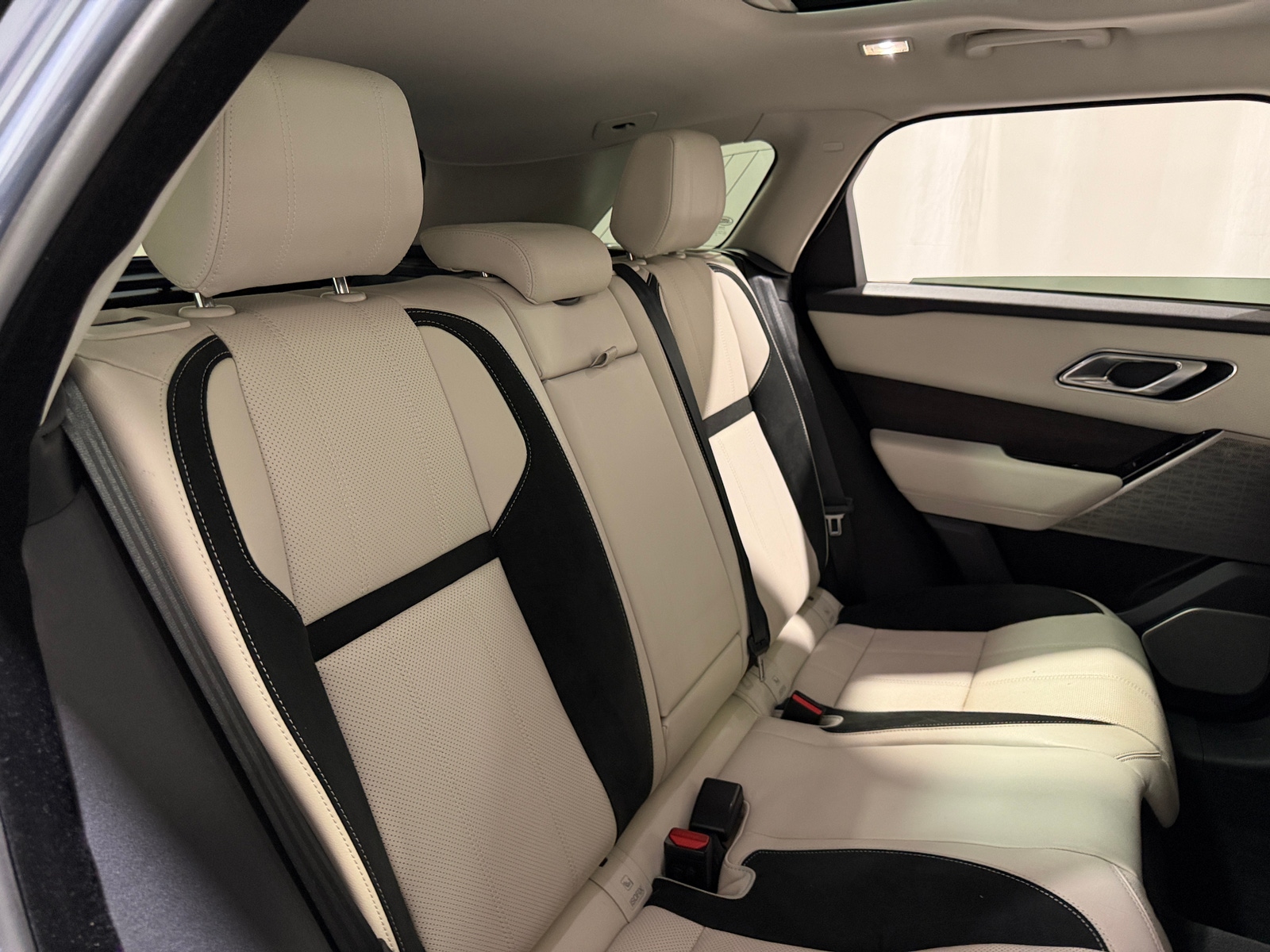 Thumbnail: 2020 Land Rover Range Rover Velar - 5