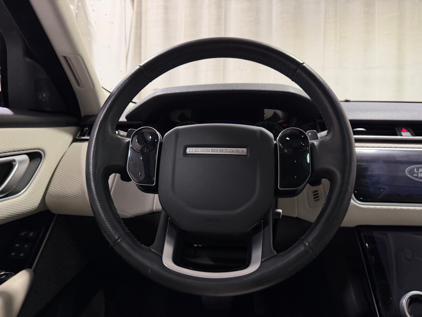 Thumbnail: 2020 Land Rover Range Rover Velar - 4
