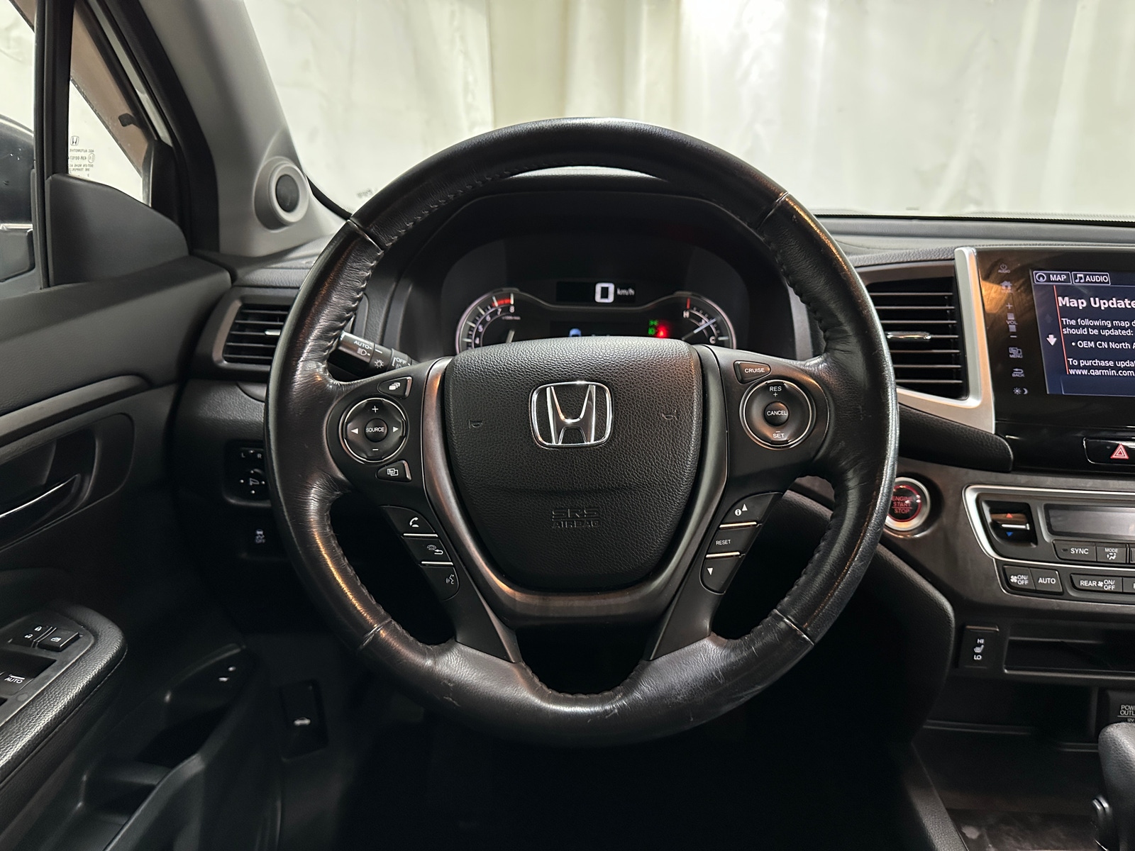 Thumbnail: 2017 Honda Pilot - 4