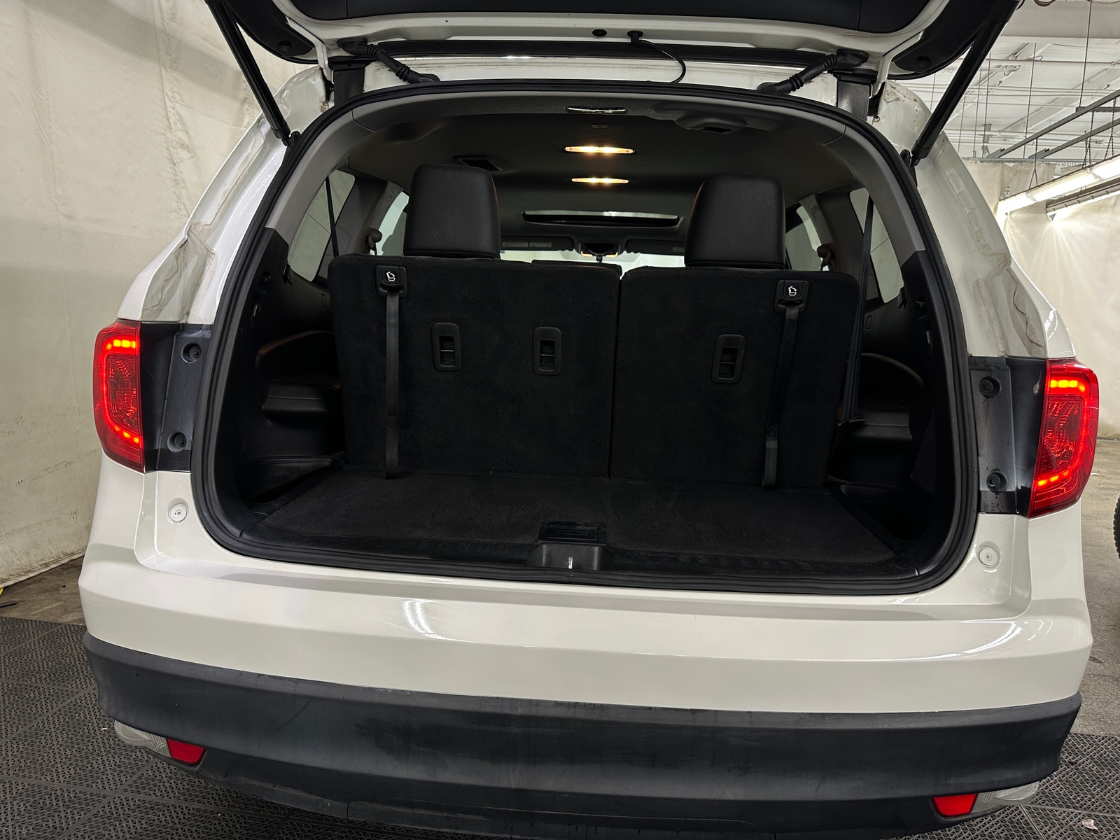 Thumbnail: 2017 Honda Pilot - 6