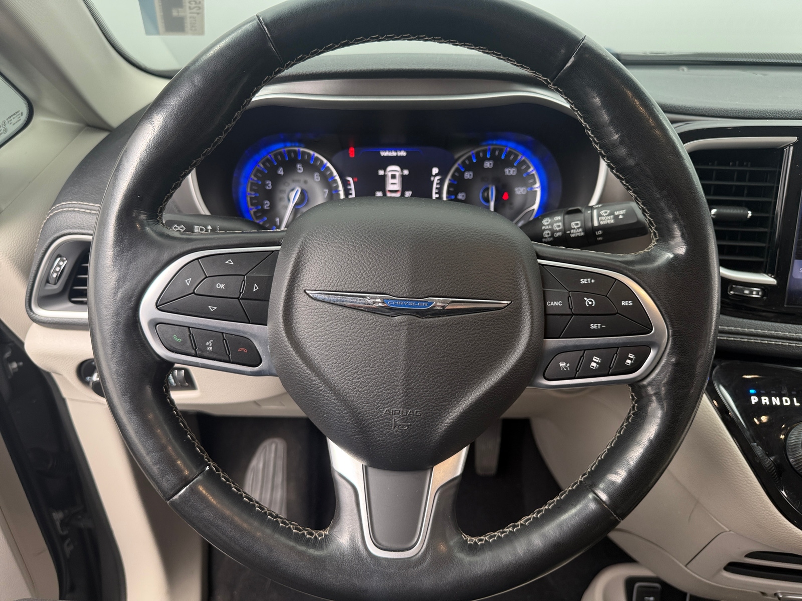 Thumbnail: 2021 Chrysler Pacifica - 4