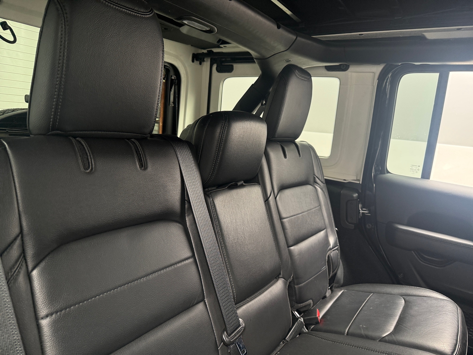 Thumbnail: 2022 Jeep Wrangler - 5