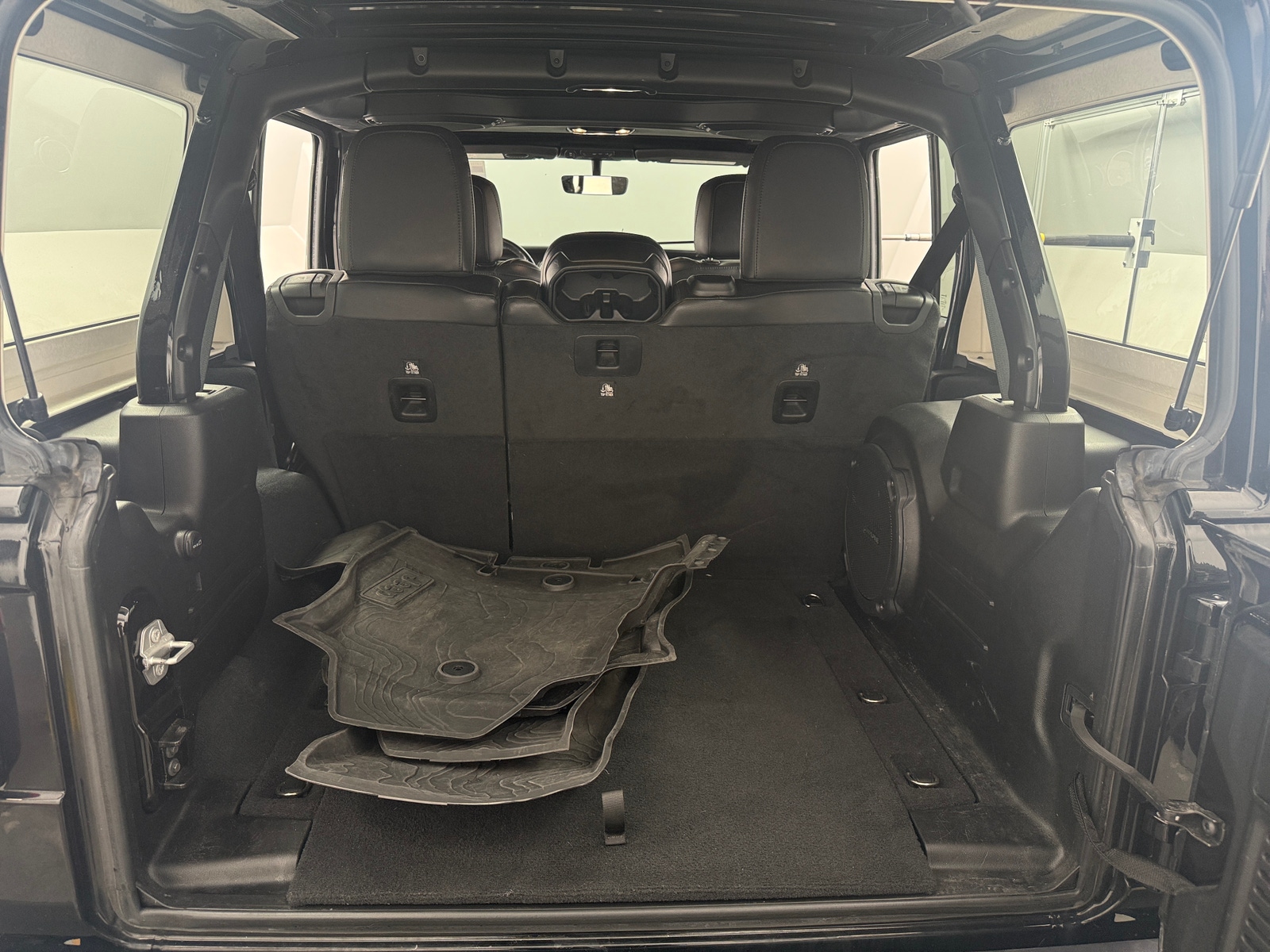Thumbnail: 2022 Jeep Wrangler - 6
