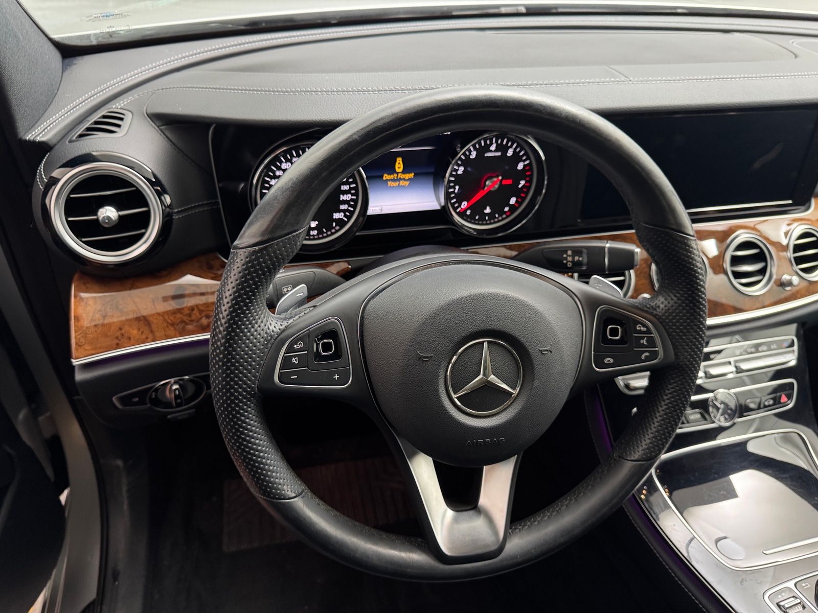 Thumbnail: 2017 Mercedes-Benz E-Class - 4