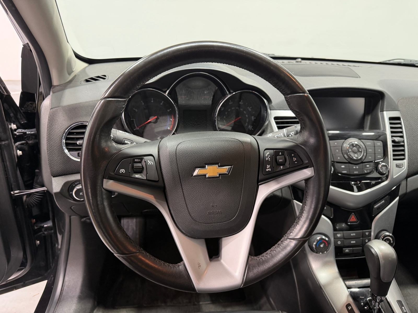 Thumbnail: 2015 Chevrolet Cruze - 4