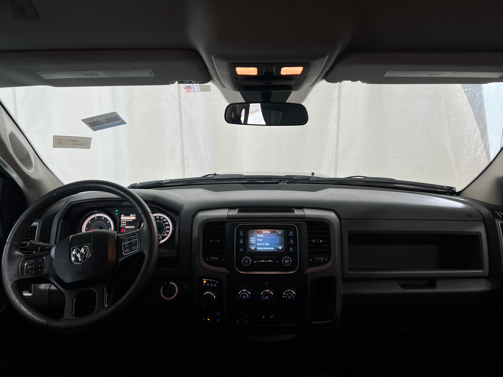 Thumbnail: 2019 RAM 1500 Classic - 3