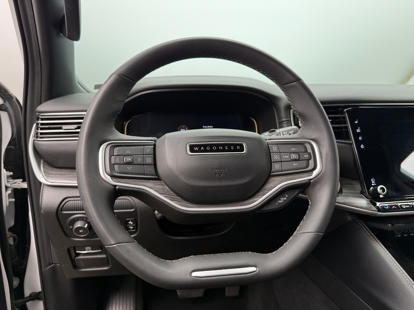 Thumbnail: 2024 Jeep Wagoneer - 4