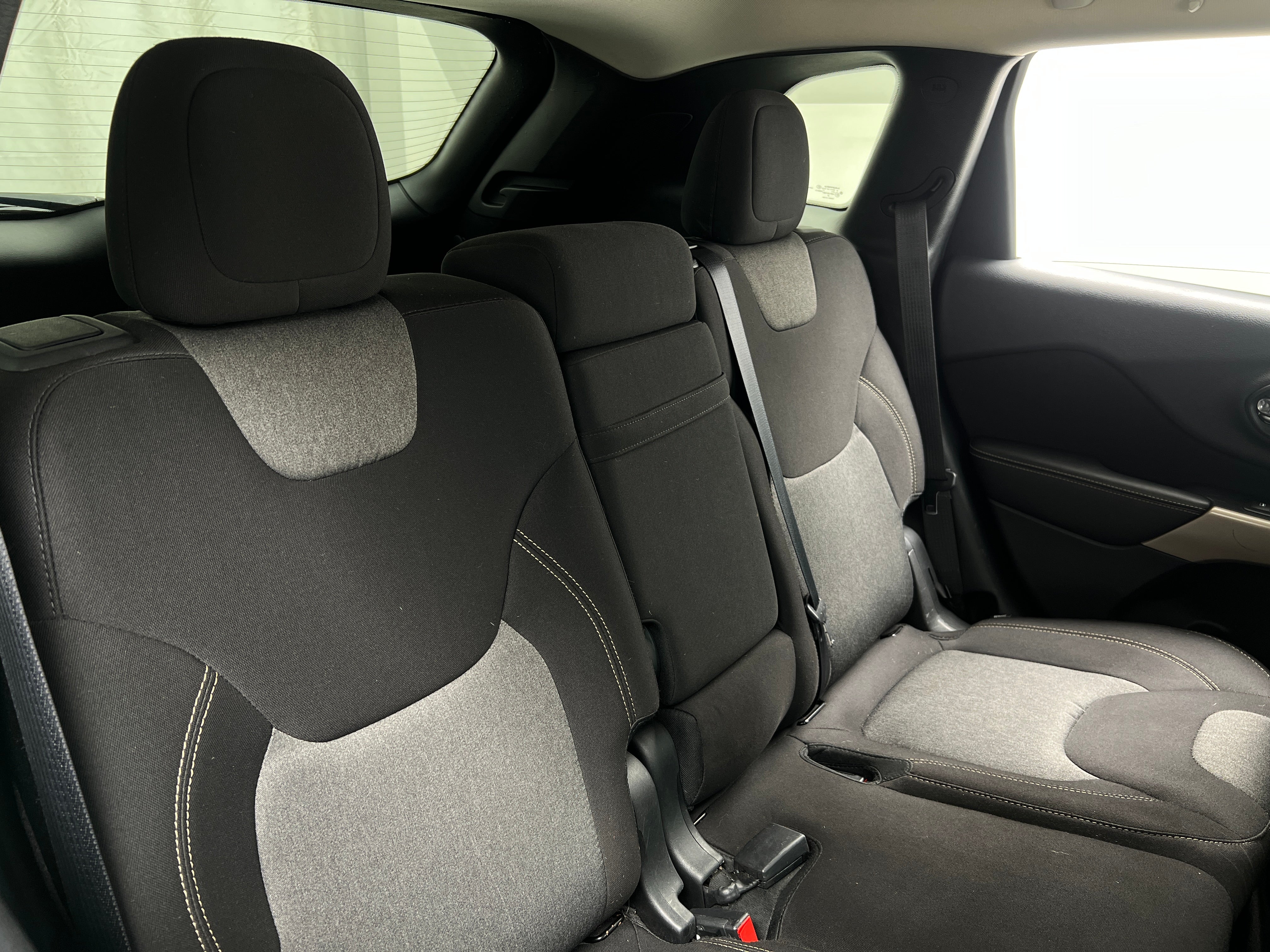 2017 Jeep Cherokee Sport Altitude