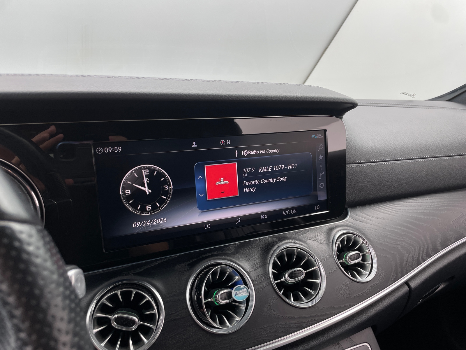 Thumbnail: 2019 Mercedes-Benz E-Class - 2