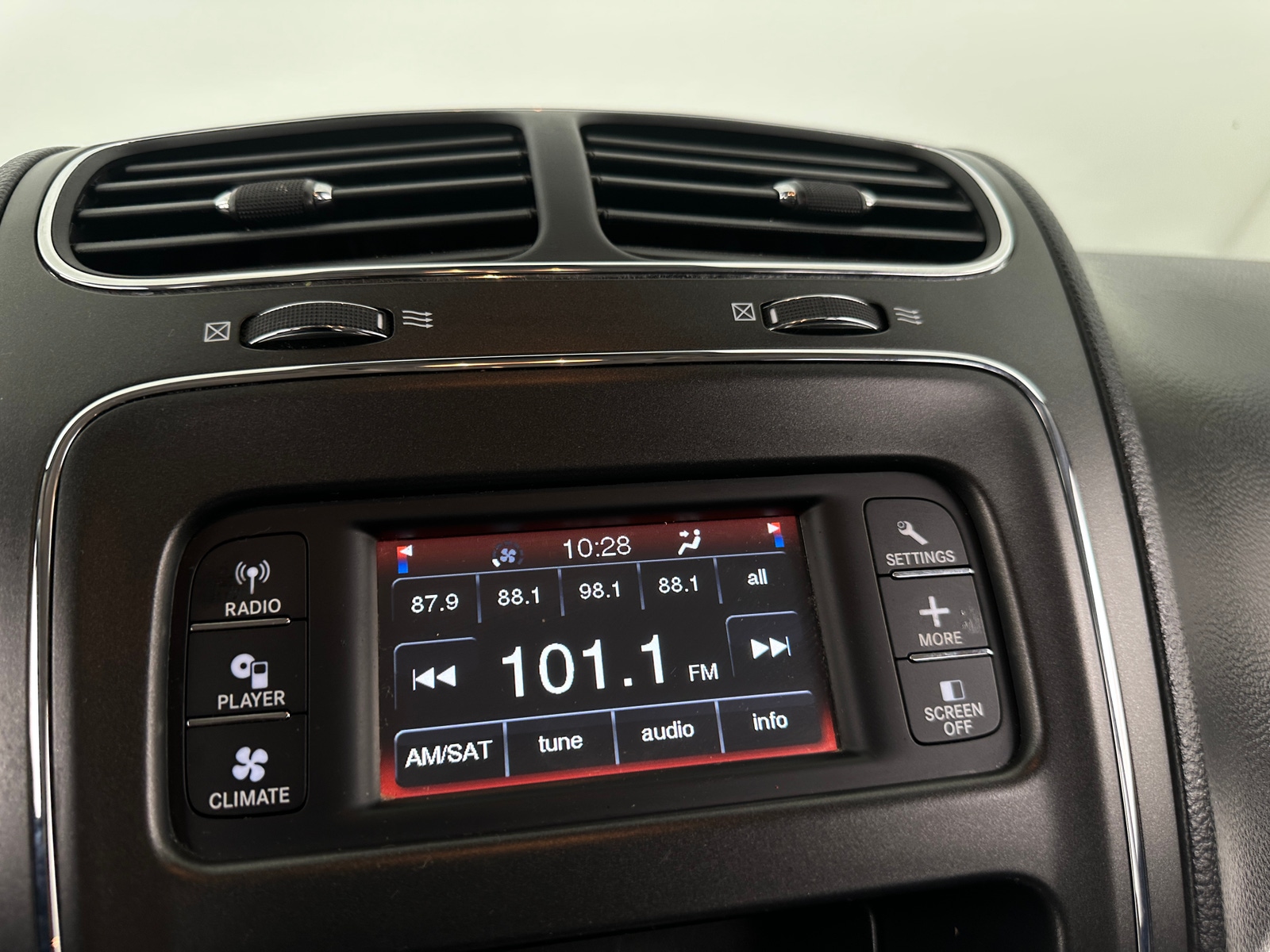 Thumbnail: 2018 Dodge Journey - 4
