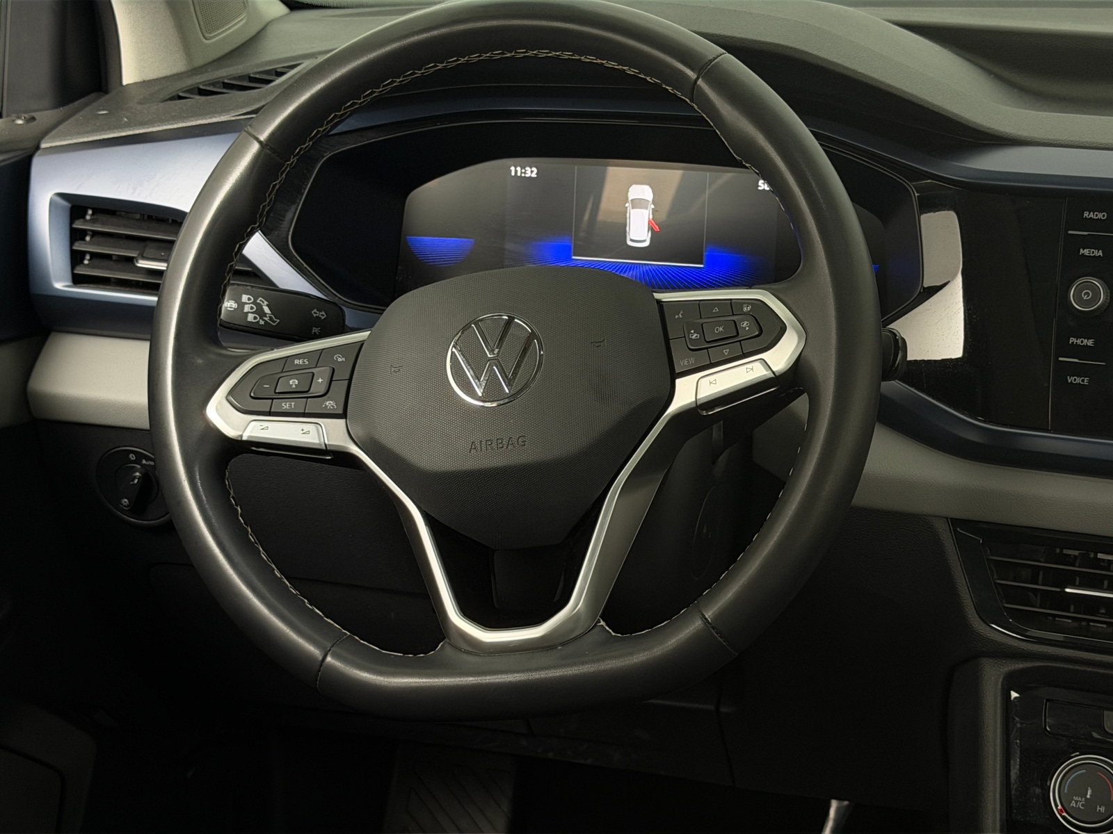 Thumbnail: 2023 Volkswagen Taos - 5