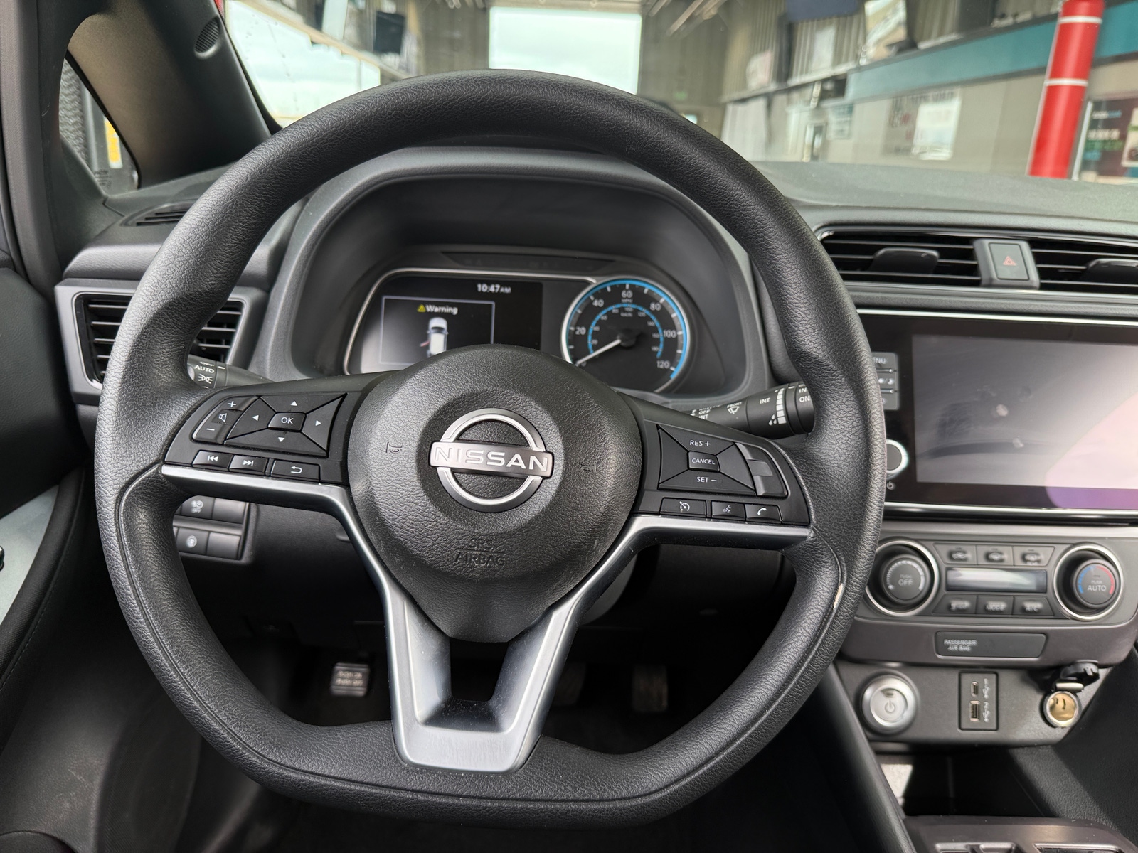 Thumbnail: 2025 Nissan Leaf - 5