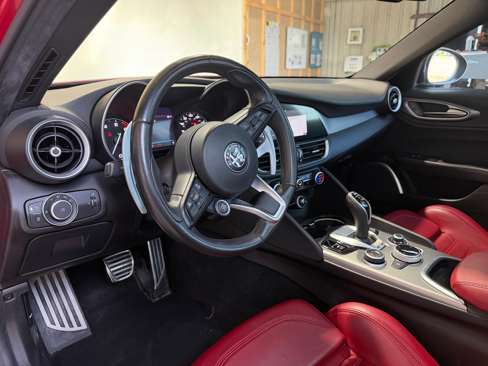 Thumbnail: 2022 Alfa Romeo Giulia - 2