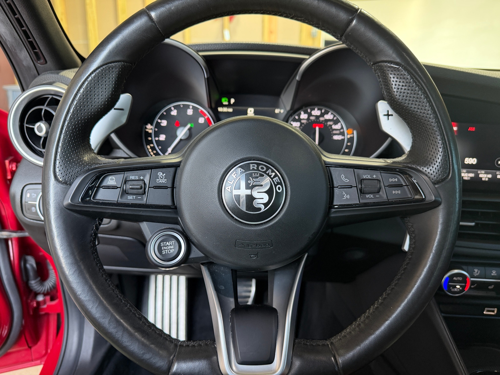 Thumbnail: 2022 Alfa Romeo Giulia - 4