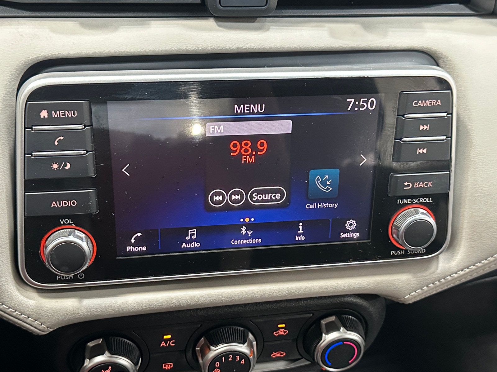 Thumbnail: 2020 Nissan Versa - 4