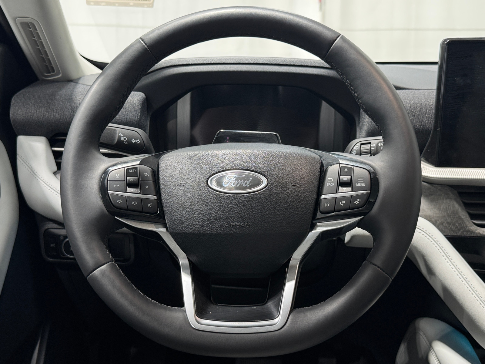 Thumbnail: 2025 Ford Explorer - 4