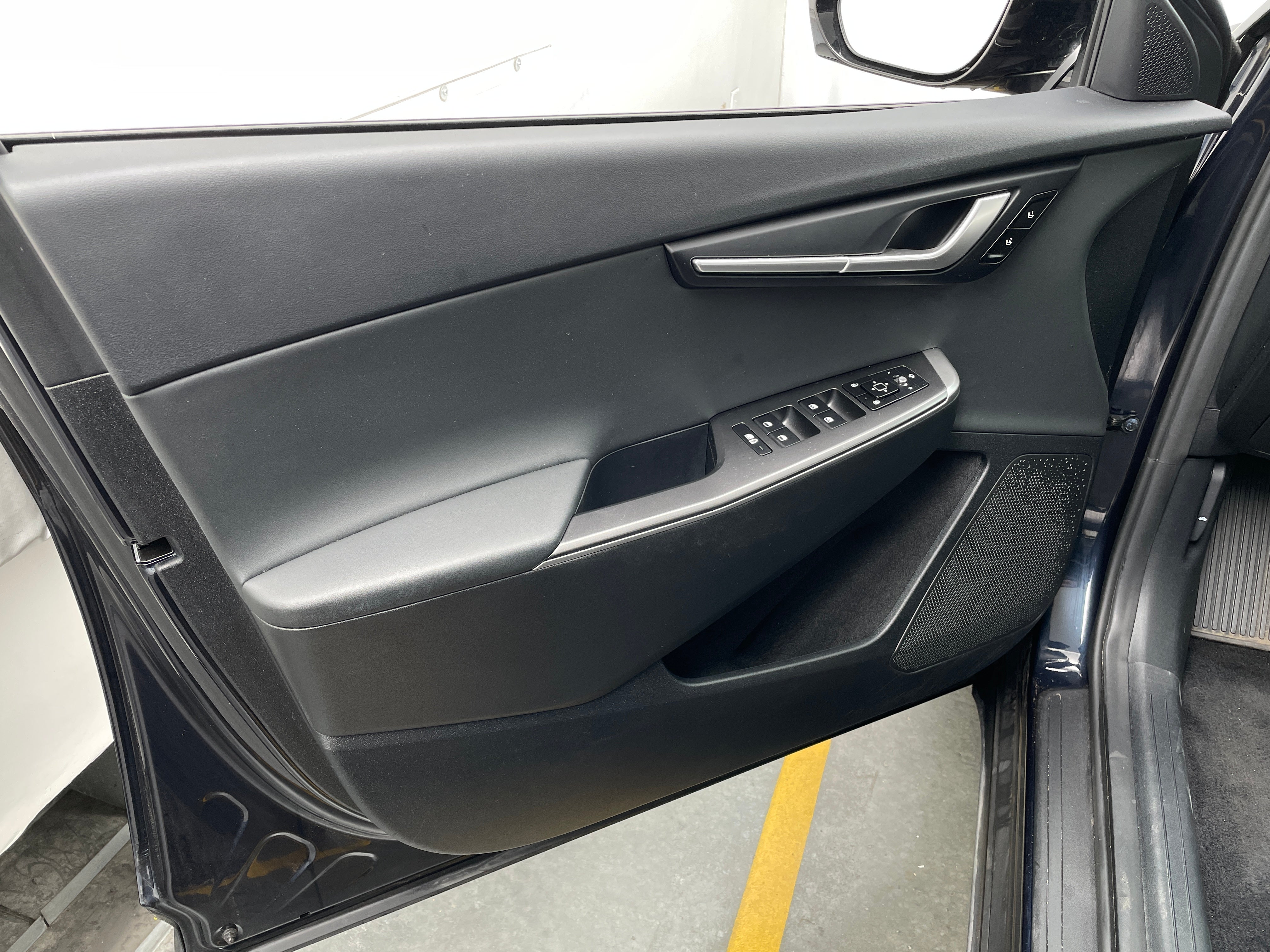 Used 2024 Kia EV6 Light L/R with VIN KNDC3DLC8R5616983 for sale in Auburn, WA