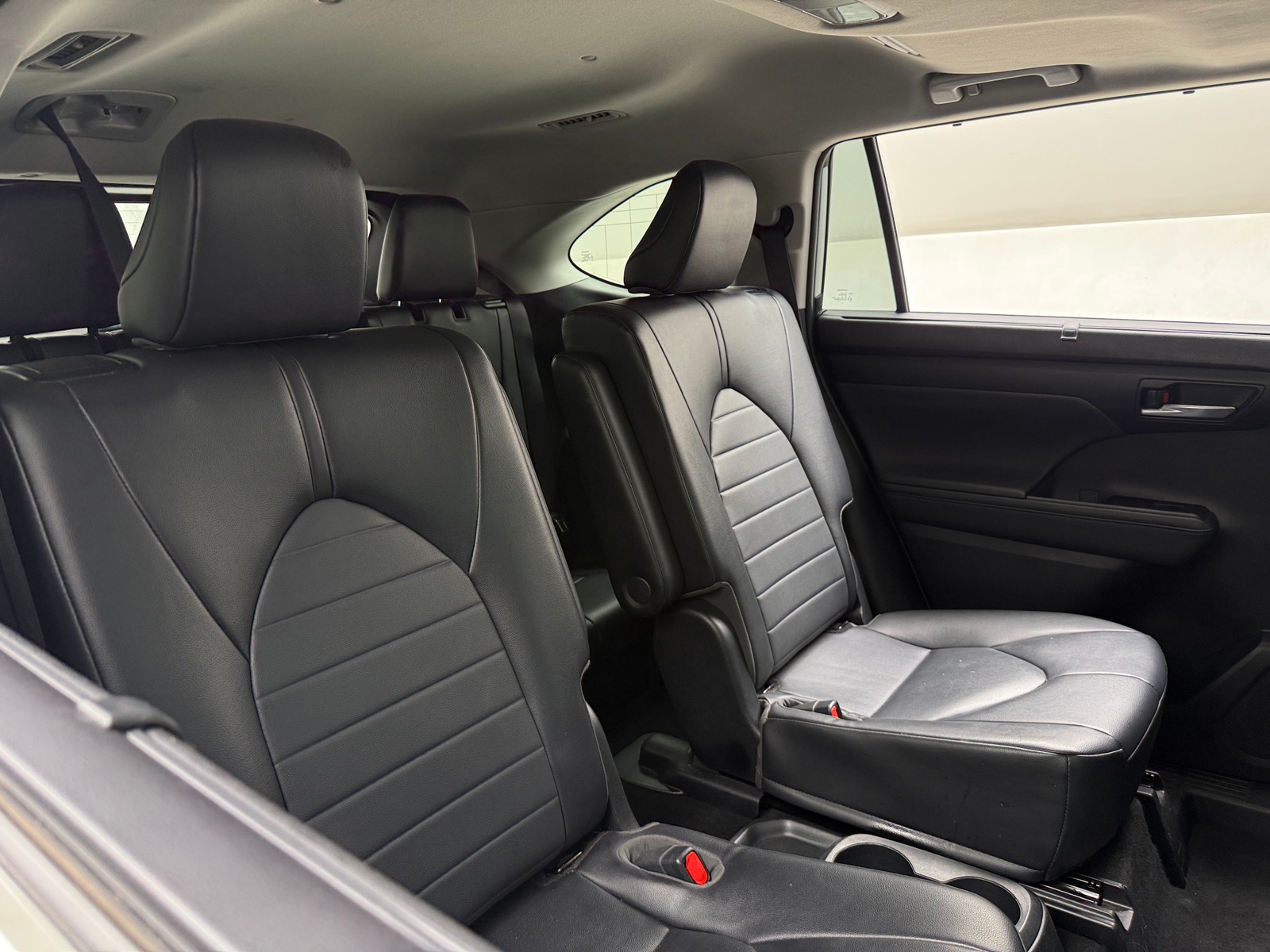 Thumbnail: 2023 Toyota Highlander - 5