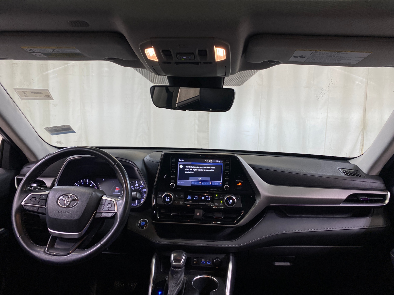 Thumbnail: 2022 Toyota Highlander - 2