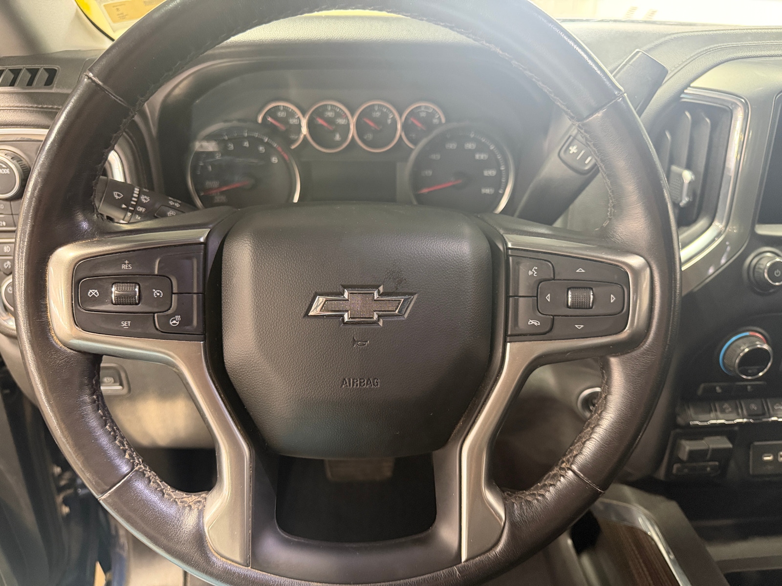 Thumbnail: 2021 Chevrolet Silverado 1500 - 5