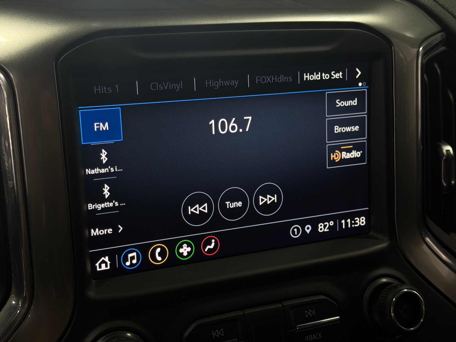 Thumbnail: 2021 Chevrolet Silverado 1500 - 4