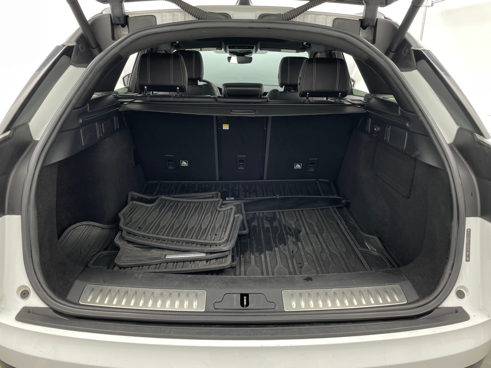 Thumbnail: 2018 Land Rover Range Rover Velar - 6