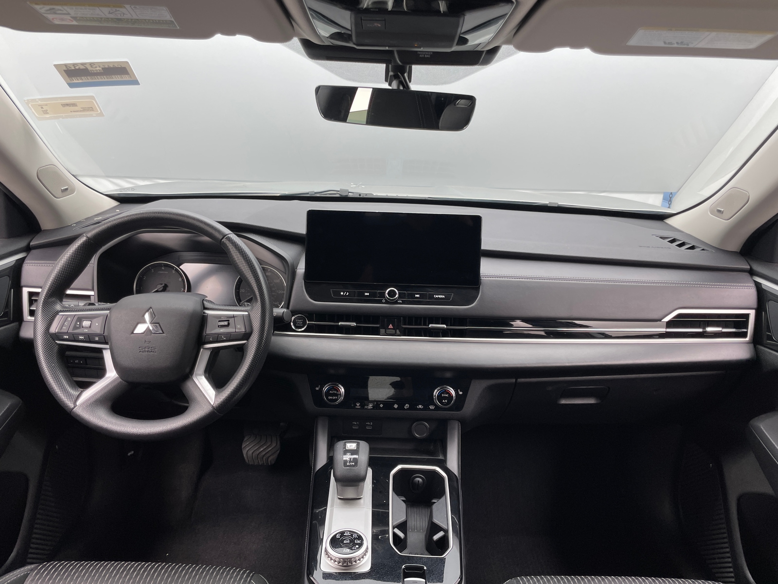 Thumbnail: 2025 Mitsubishi Outlander - 3