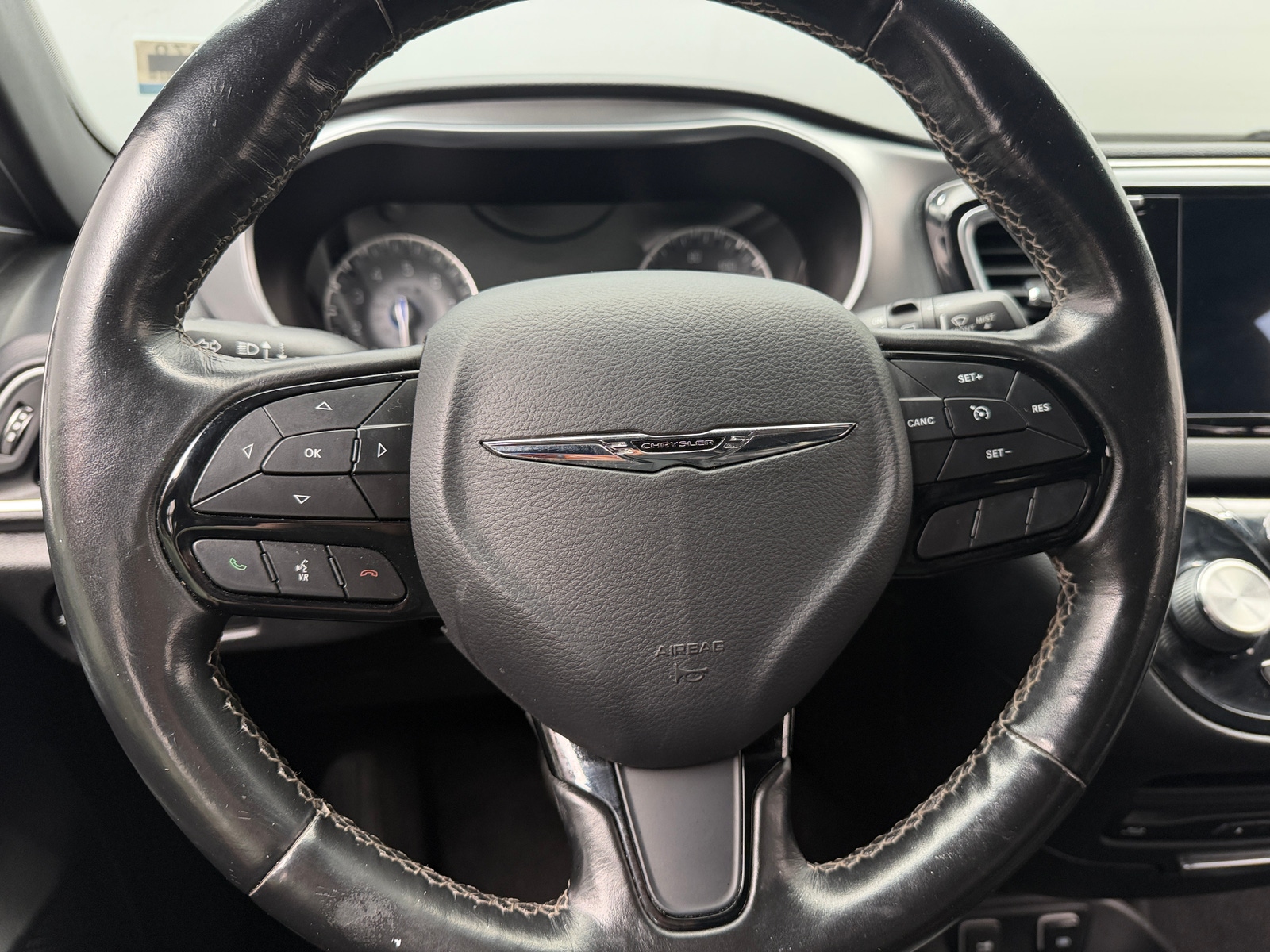 Thumbnail: 2019 Chrysler Pacifica - 4