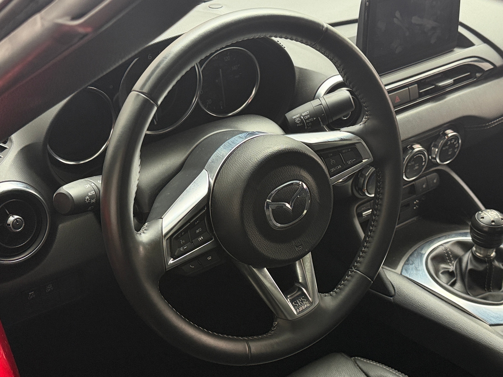 Thumbnail: 2022 Mazda MX-5 Miata - 4