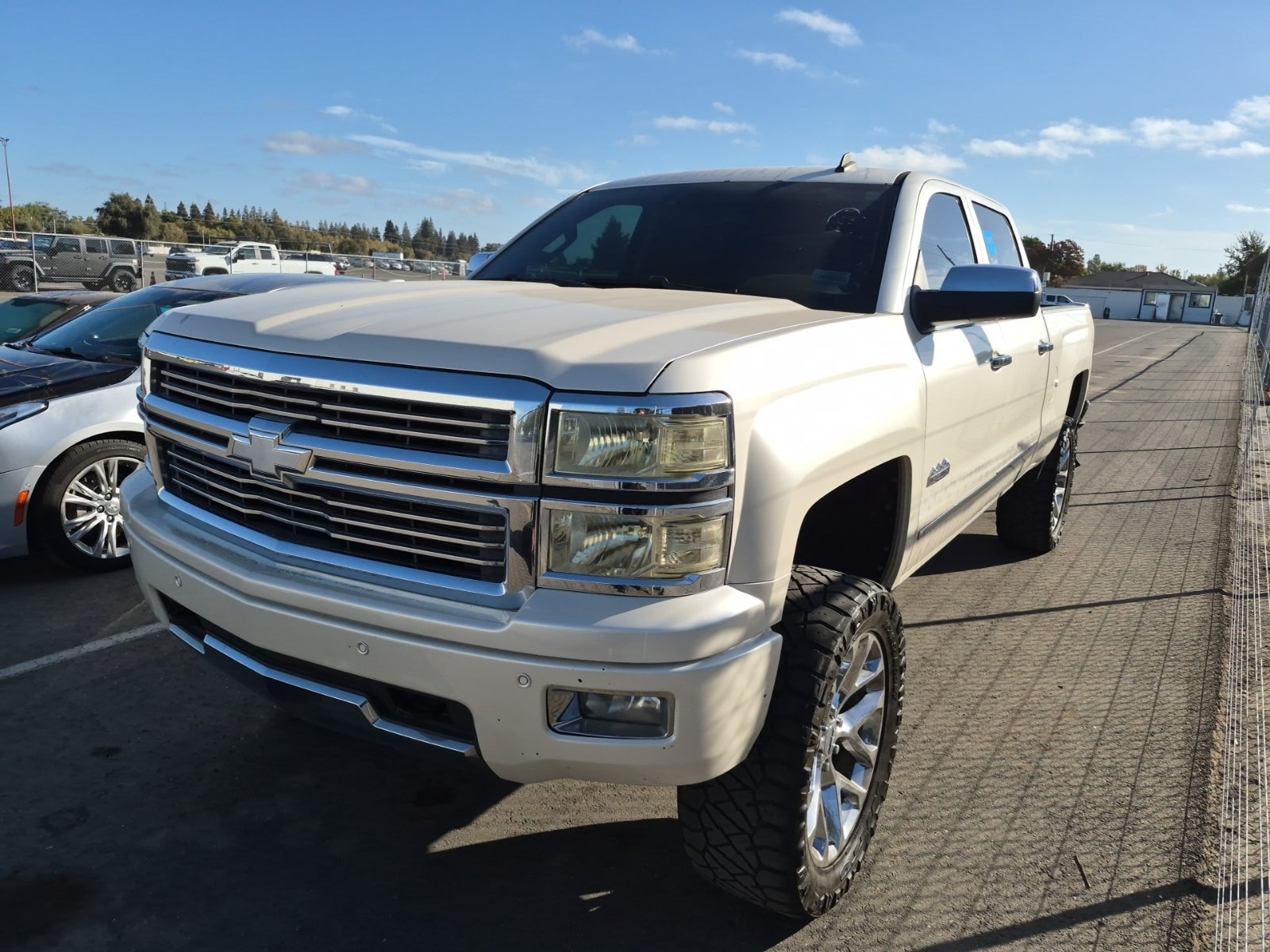 2014 Chevrolet Silverado 1500 4WD Crew Cab 153.0" High Country