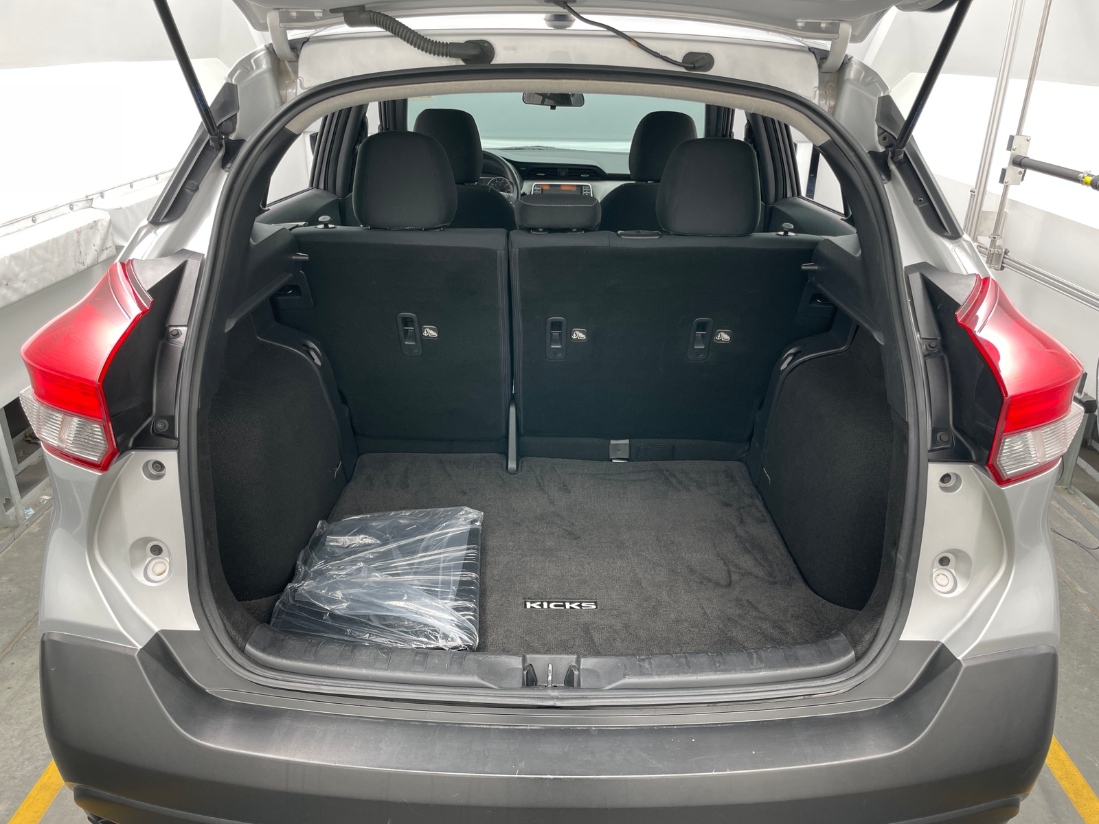 Thumbnail: 2019 Nissan Kicks - 7