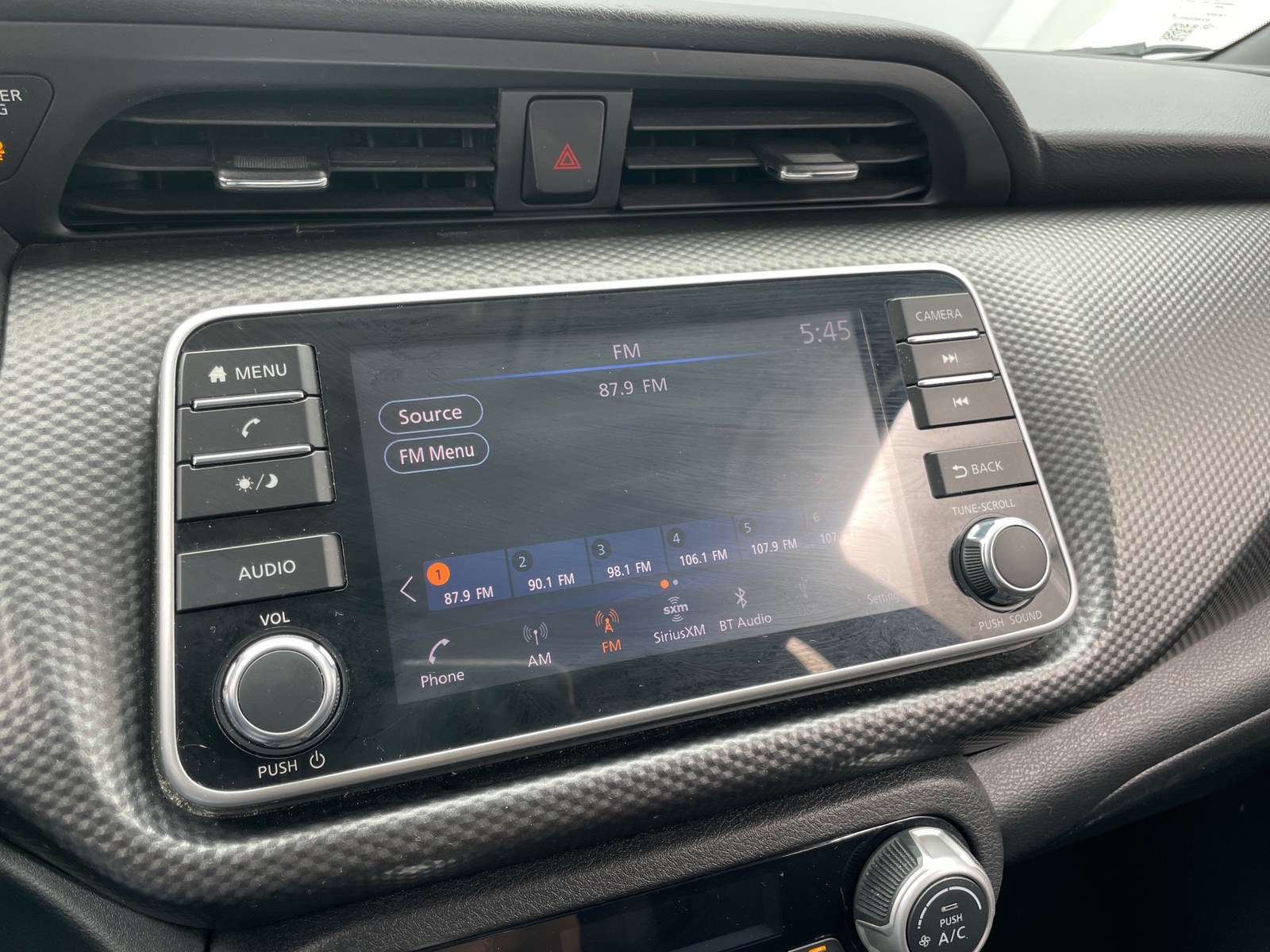 Thumbnail: 2019 Nissan Kicks - 4