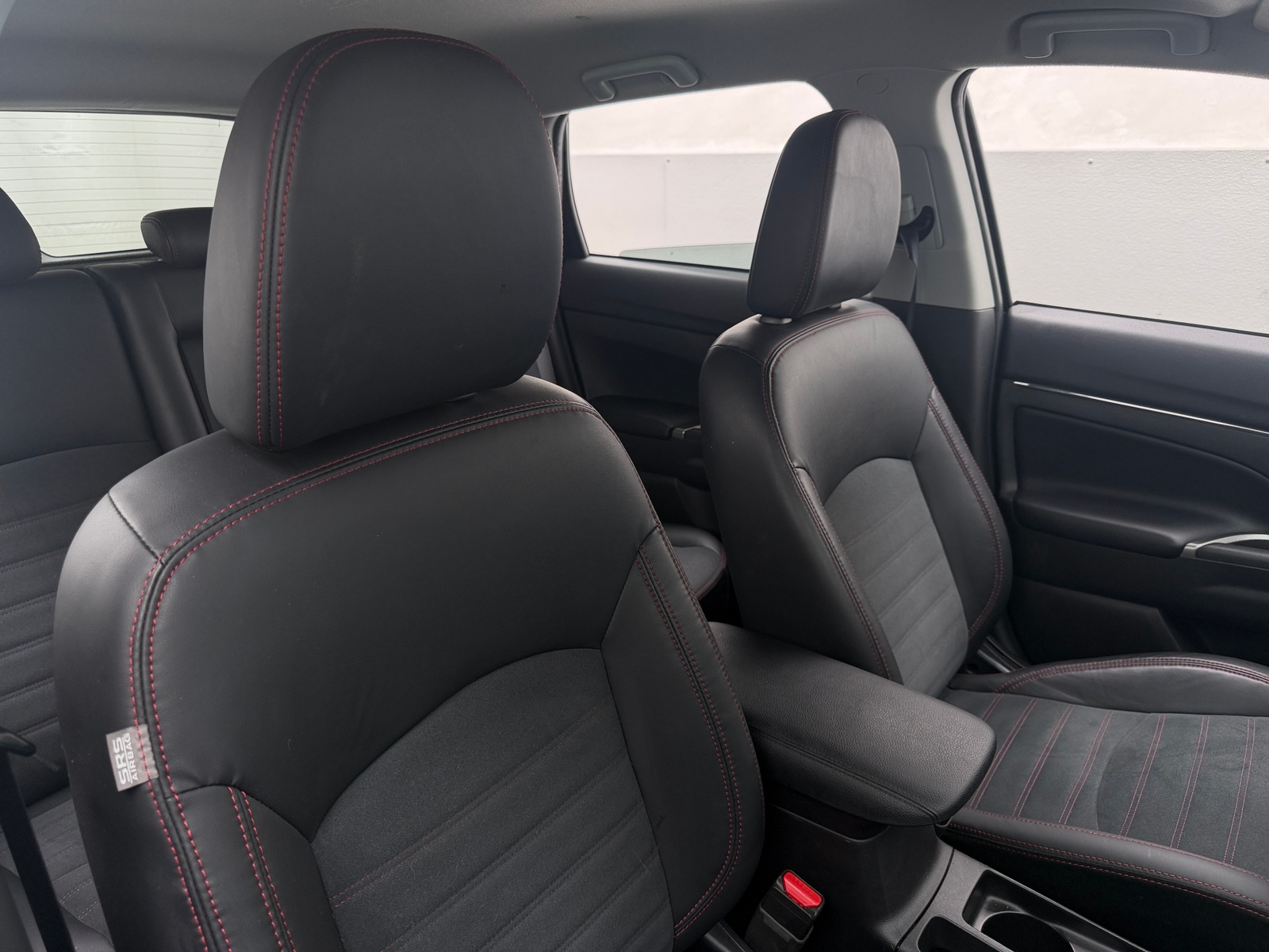 Thumbnail: 2023 Mitsubishi Outlander Sport - 2