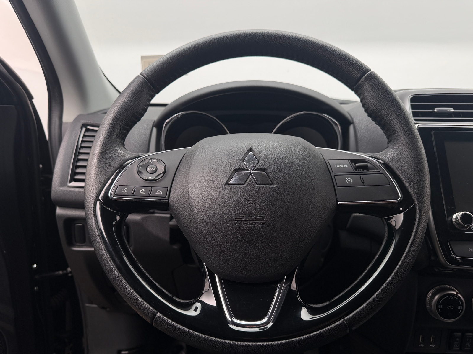 Thumbnail: 2023 Mitsubishi Outlander Sport - 5