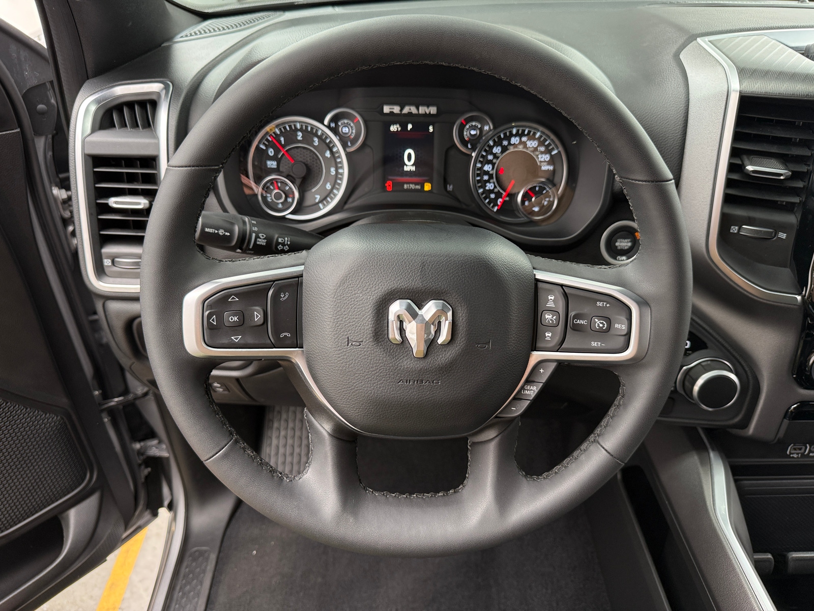 Thumbnail: 2025 RAM 1500 - 5